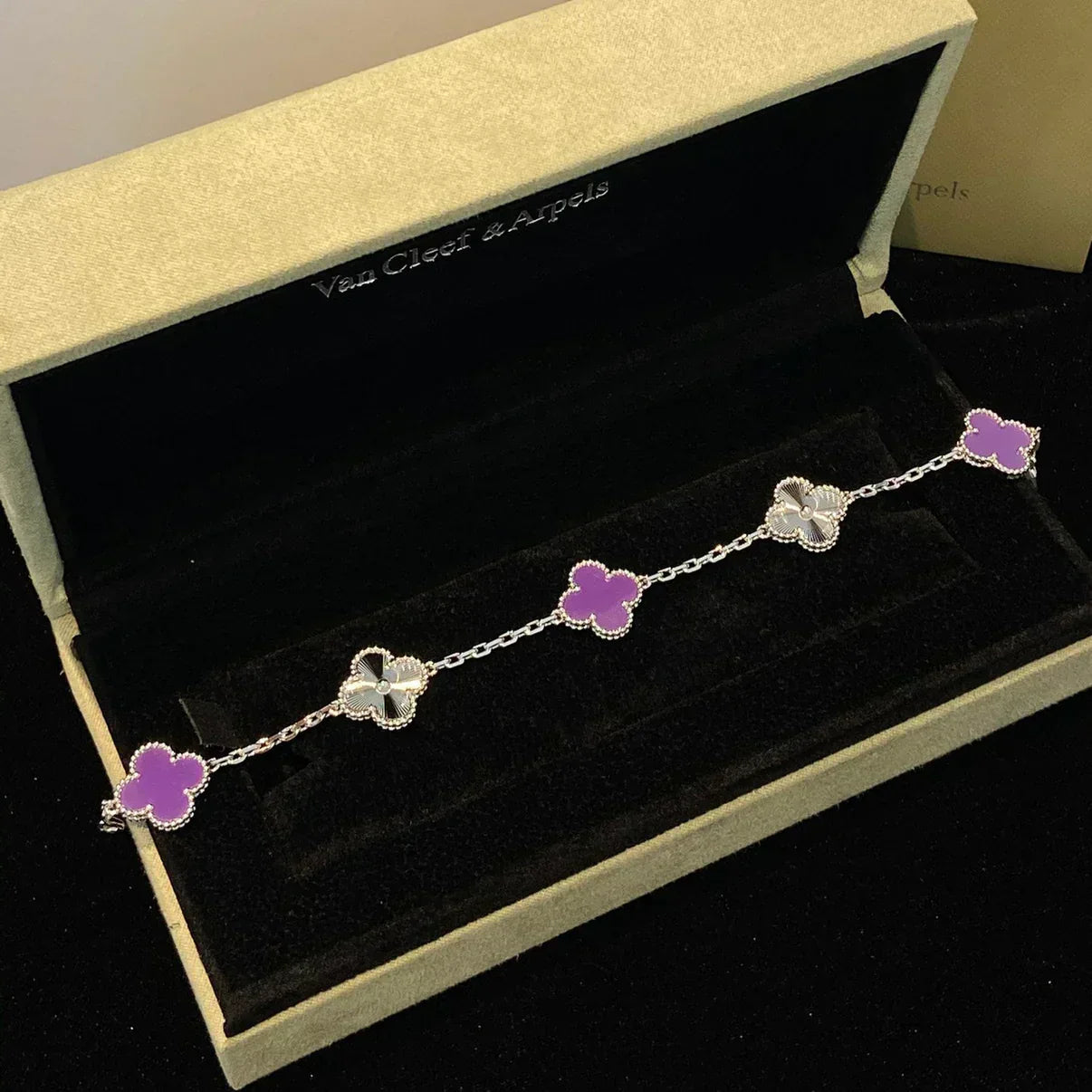 [Regal Gem] CLOVER 5 MOTIF VIOLET BRACELET COLLECTION