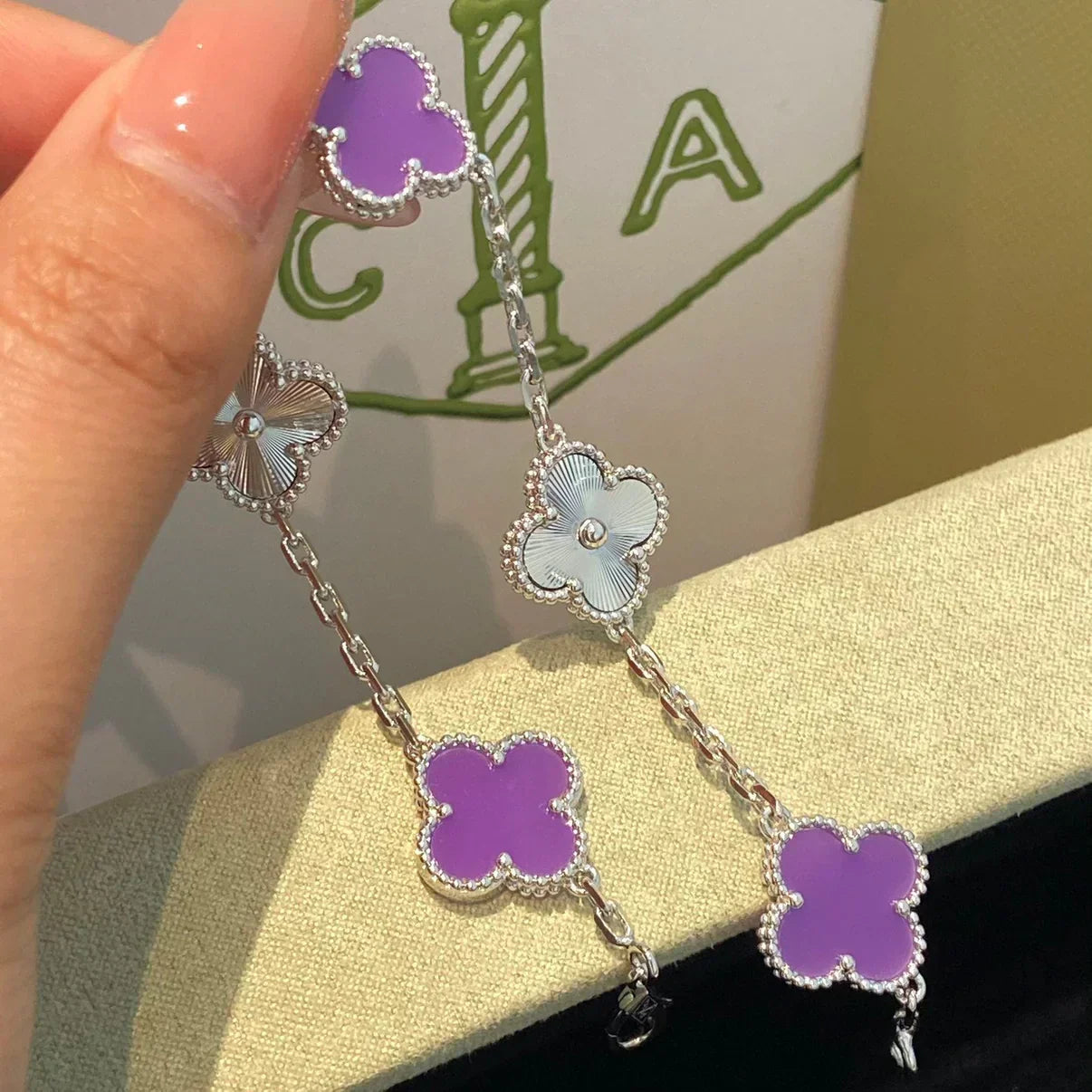 [Regal Gem] CLOVER 5 MOTIF VIOLET BRACELET COLLECTION