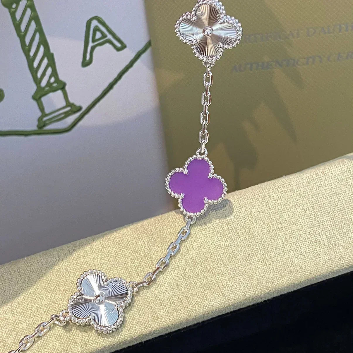 [Regal Gem] CLOVER 5 MOTIF VIOLET BRACELET COLLECTION