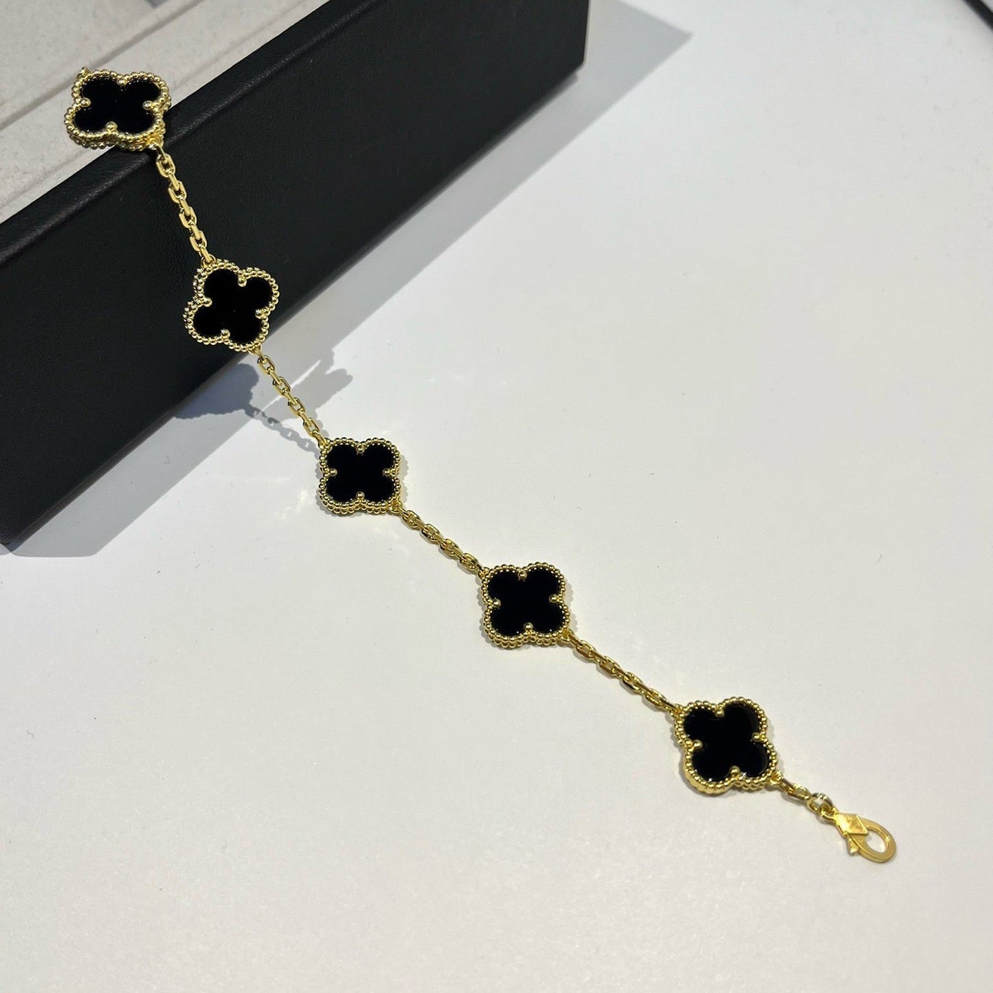 [Regal Gem] CLOVER 5 MOTIF ONYXS BRACELET COLLECTION