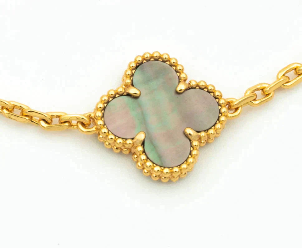 [Regal Gem] CLOVER 5 MOTIF GRAY MOP BRACELET COLLECTION