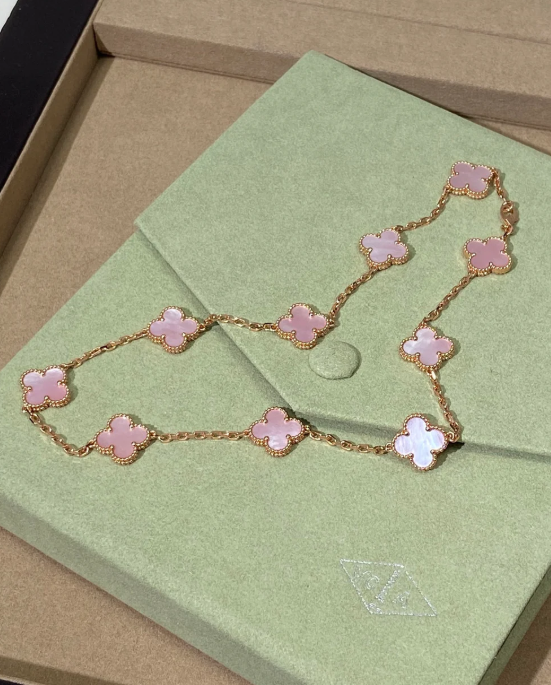 [Regal Gem Jewellery] Pink Necklace with Ten Clover Designs