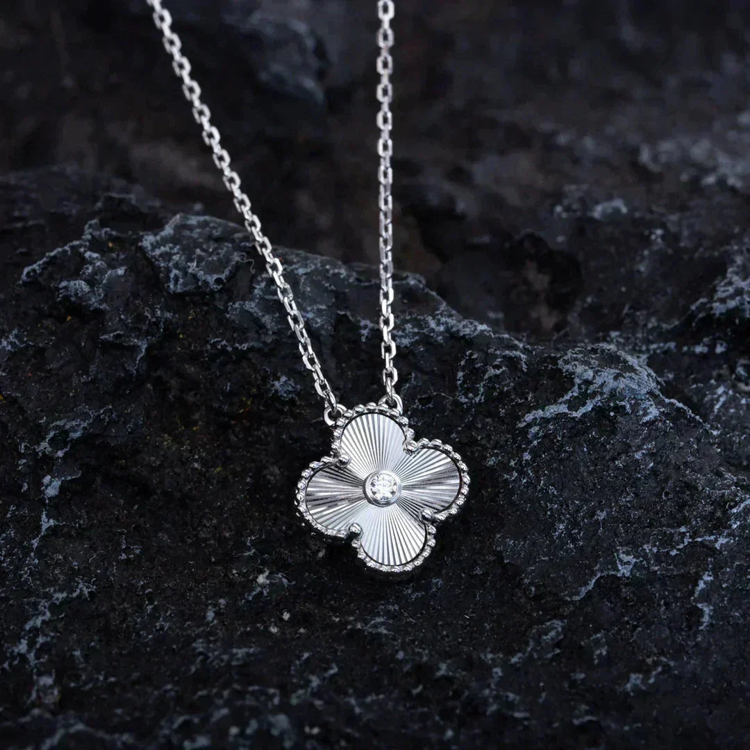 [Regal Gem]CLOVER  15MM DIAMOND LASER NECKLACE SILVER