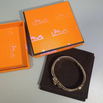 [Regal Gem]H GREY BRACELET