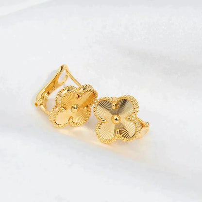 [Regal Gem]CLOVER MEDIUM 1 MOTIFS LASER EARRINGS