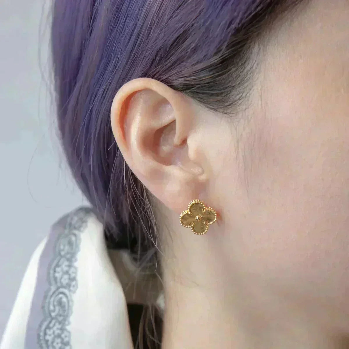 [Regal Gem]CLOVER MEDIUM 1 MOTIFS LASER EARRINGS