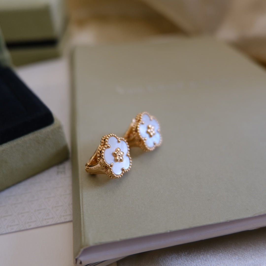 [Regal Gem]LUCKY PINK GOLD WHITE MOP EARRINGS