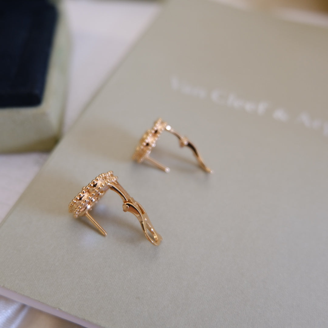 [Regal Gem]LUCKY PINK GOLD WHITE MOP EARRINGS