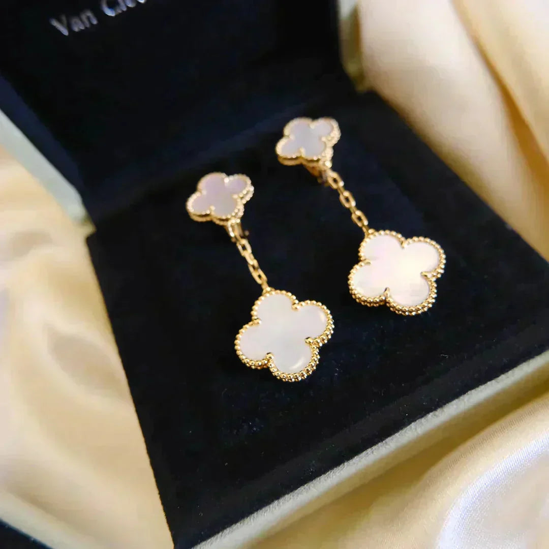 [Regal Gem]CLOVER 2 MOTIF WHITE MOP EARRINGS