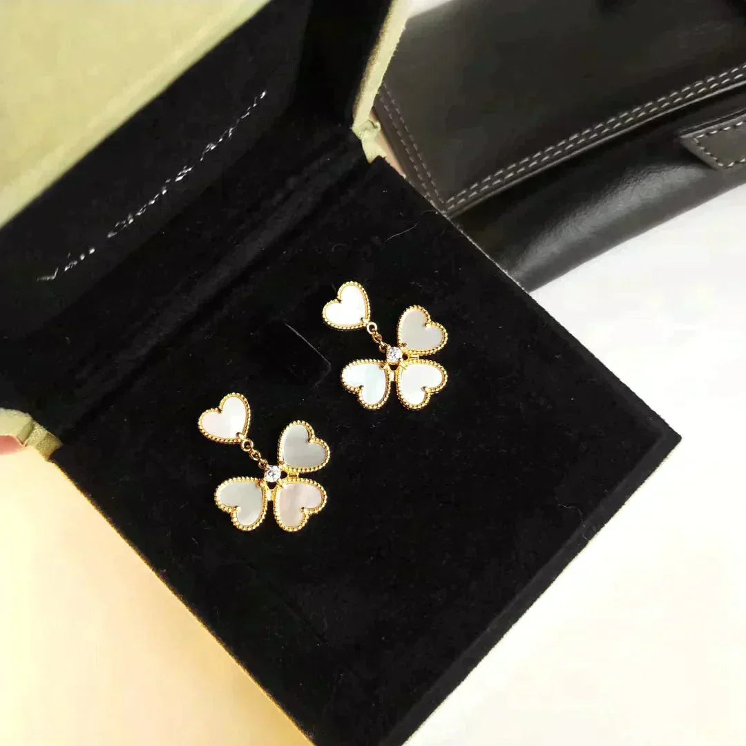 [Regal Gem]CLOVER SWEET WHITE MOP EARRINGS