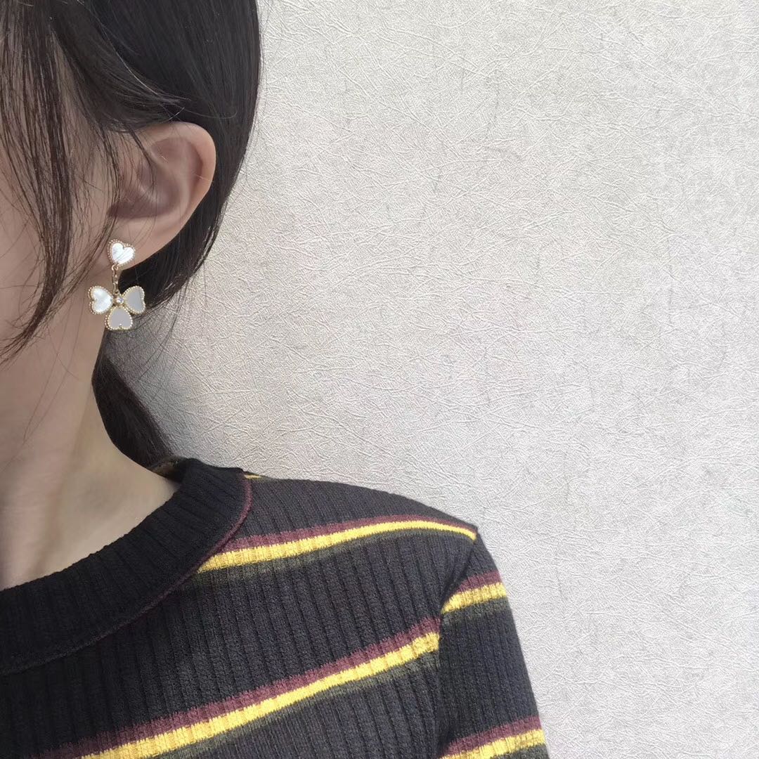 [Regal Gem]CLOVER SWEET WHITE MOP EARRINGS
