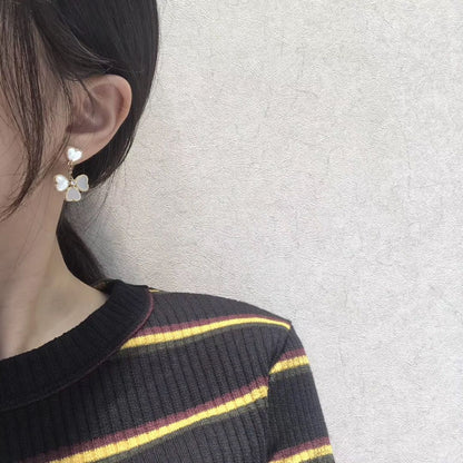 [Regal Gem]CLOVER SWEET WHITE MOP EARRINGS