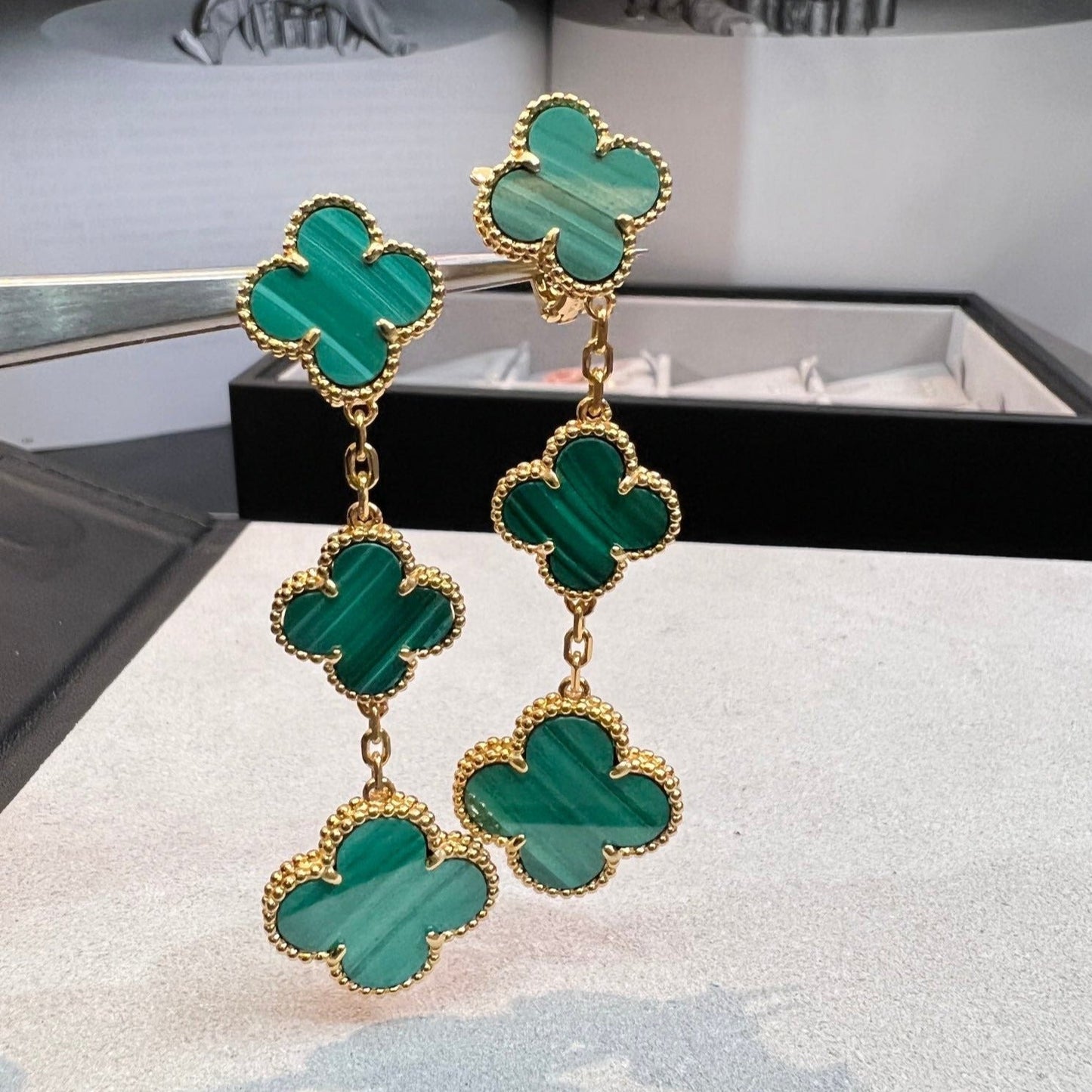 [Regal Gem]CLOVER MALACHITE 3 MOTIFS GOLD