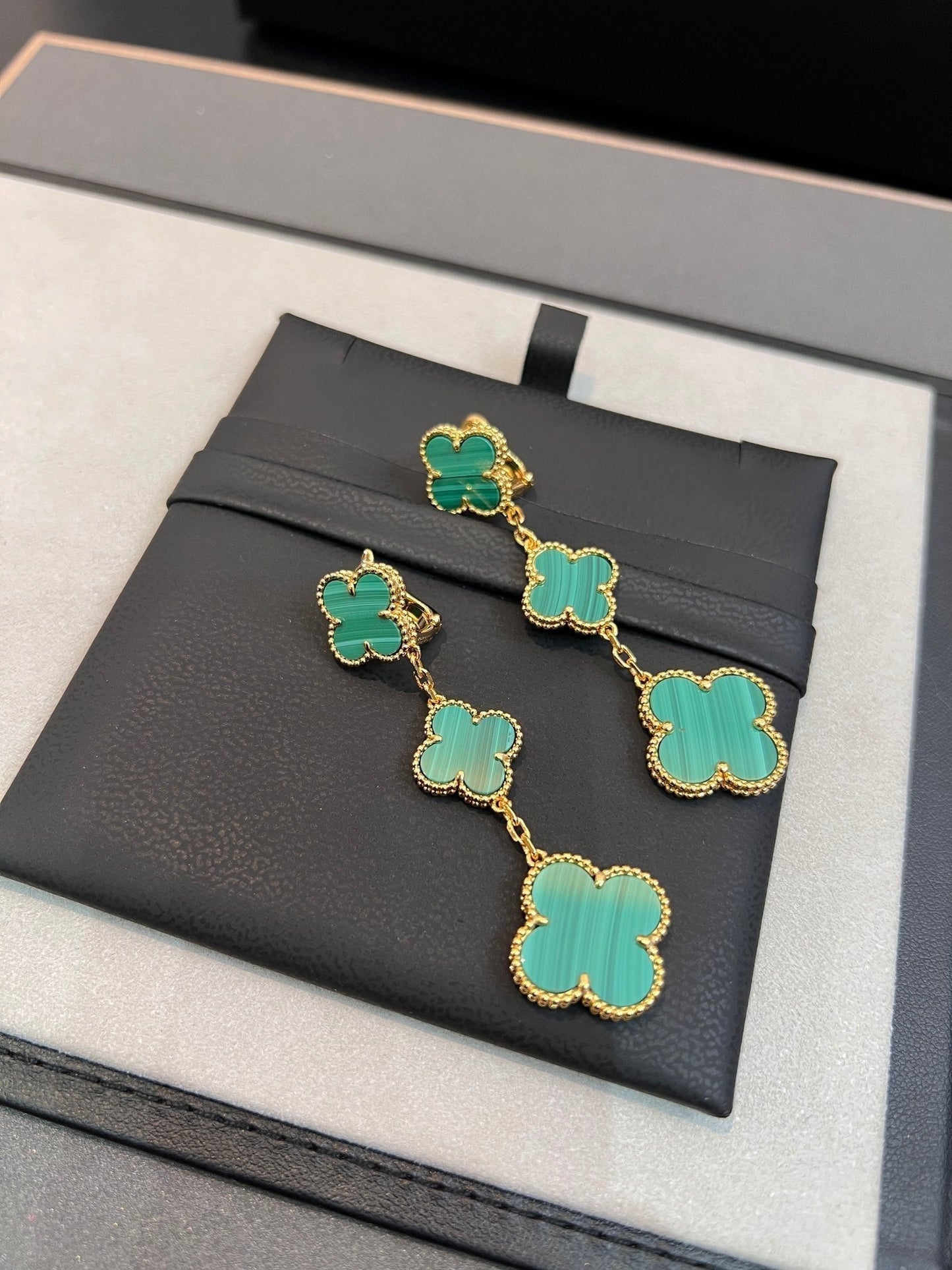[Regal Gem]CLOVER MALACHITE 3 MOTIFS GOLD