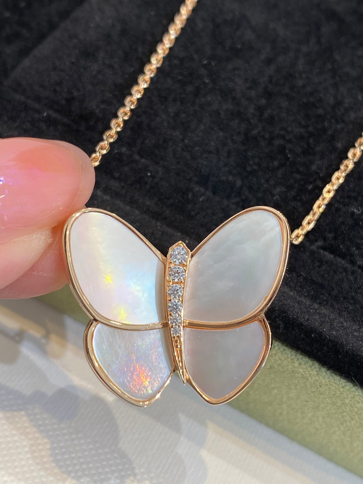 [Regal Gem]BUTTERFLY GOLD MOP DIAMOND NECKLACE