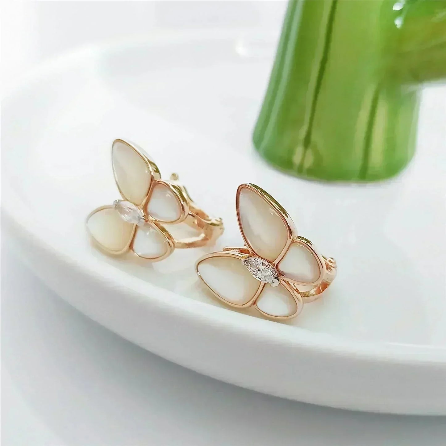 [Regal Gem]BUTTERFLY MOP DIAMOND EARRINGS