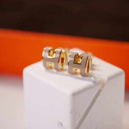 [Regal Gem]MINI POP H GOLD EARRINGS GREY