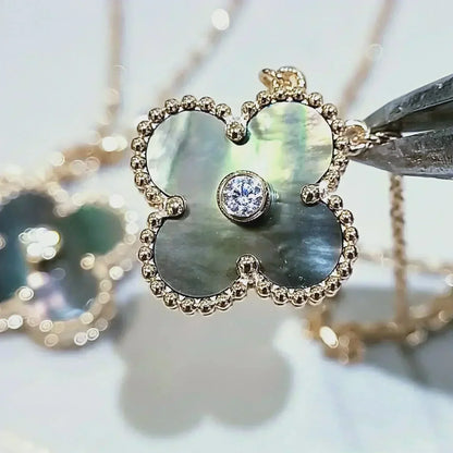 [Regal Gem]CLOVER 15MM DIAMOND AND MOTHER-OF-GREY NECKLACE