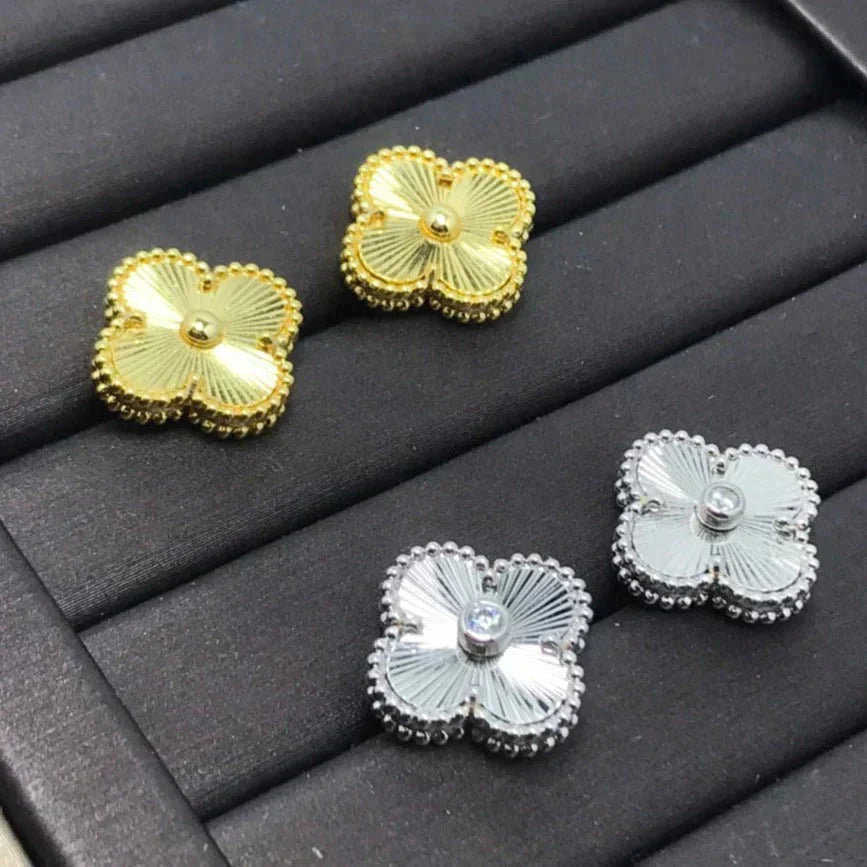 [Regal Gem]CLOVER MINI 9.5MM LASER EARRINGS