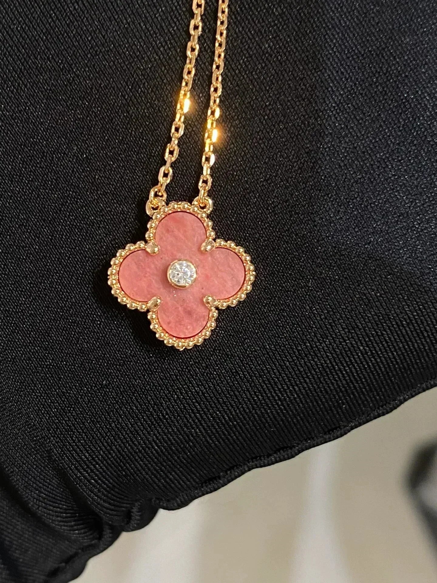 [Regal Gem]CLOVER 15MM DIAMOND RHODONITE NECKLACE