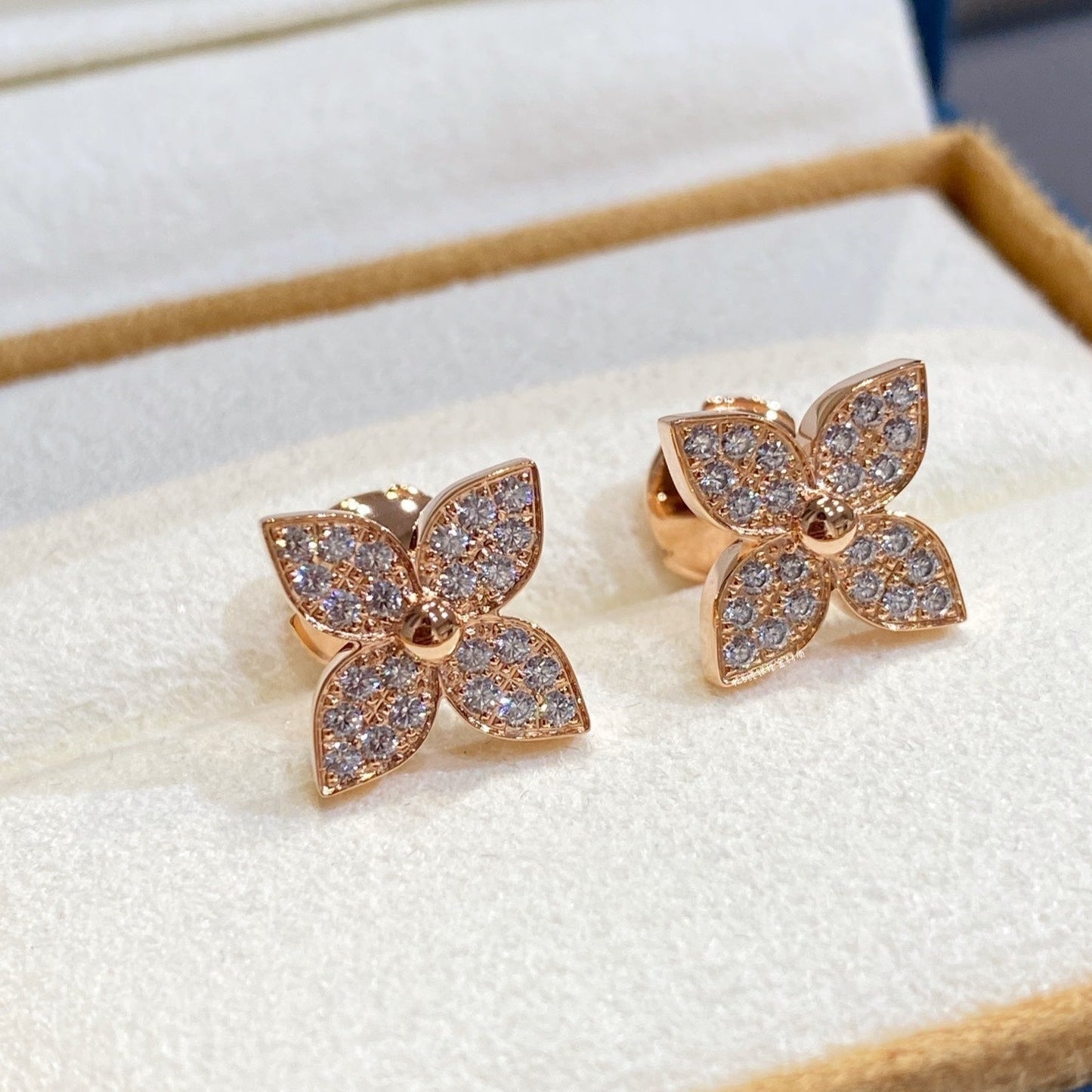 [Regal Gem]STAR DIAMOND EARRINGS