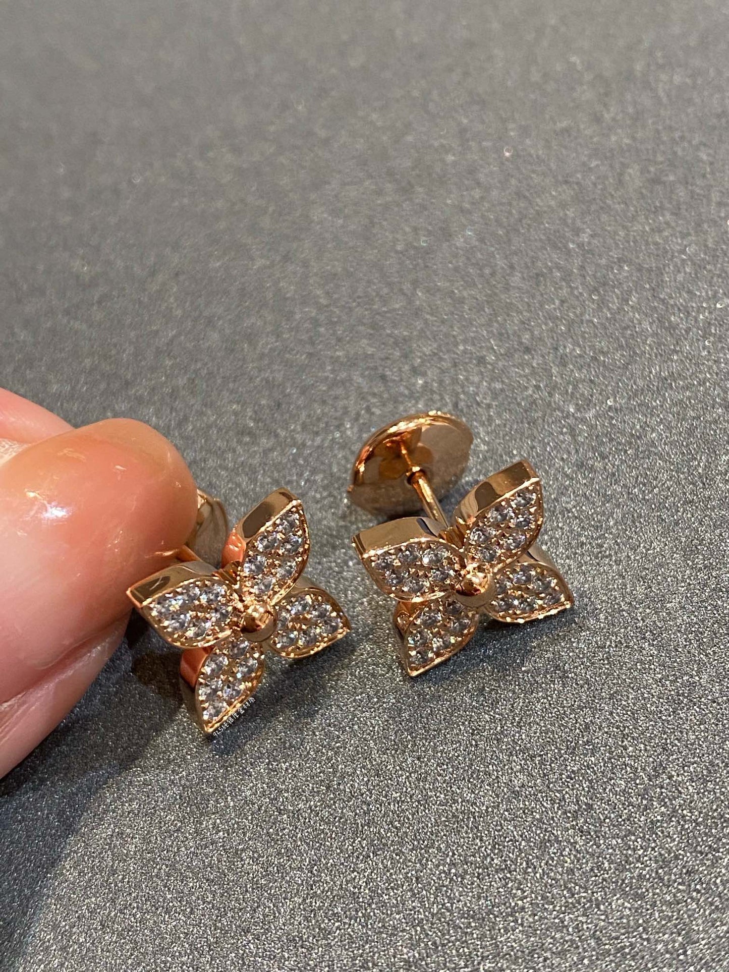 [Regal Gem]STAR DIAMOND EARRINGS