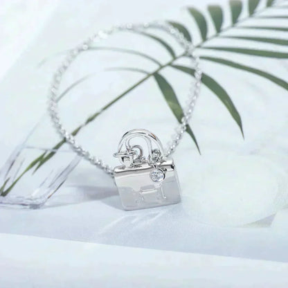 [Regal Gem]AMULETTE PEDANT SILVER NECKLACE