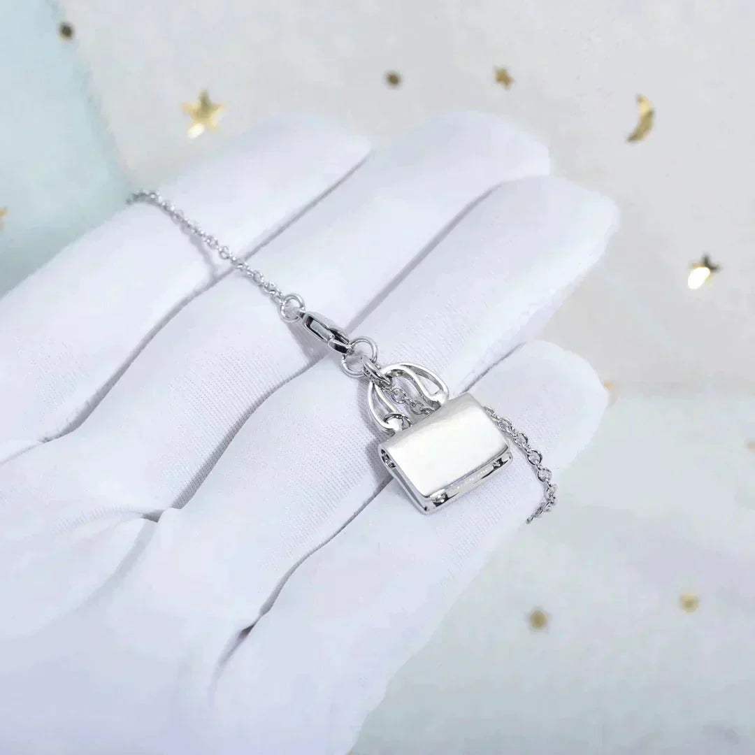 [Regal Gem]AMULETTE PEDANT SILVER NECKLACE