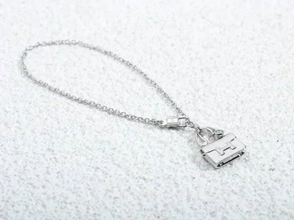 [Regal Gem]AMULETTE PEDANT SILVER NECKLACE