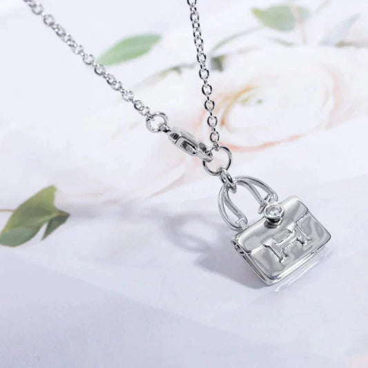 [Regal Gem]AMULETTE PEDANT SILVER NECKLACE