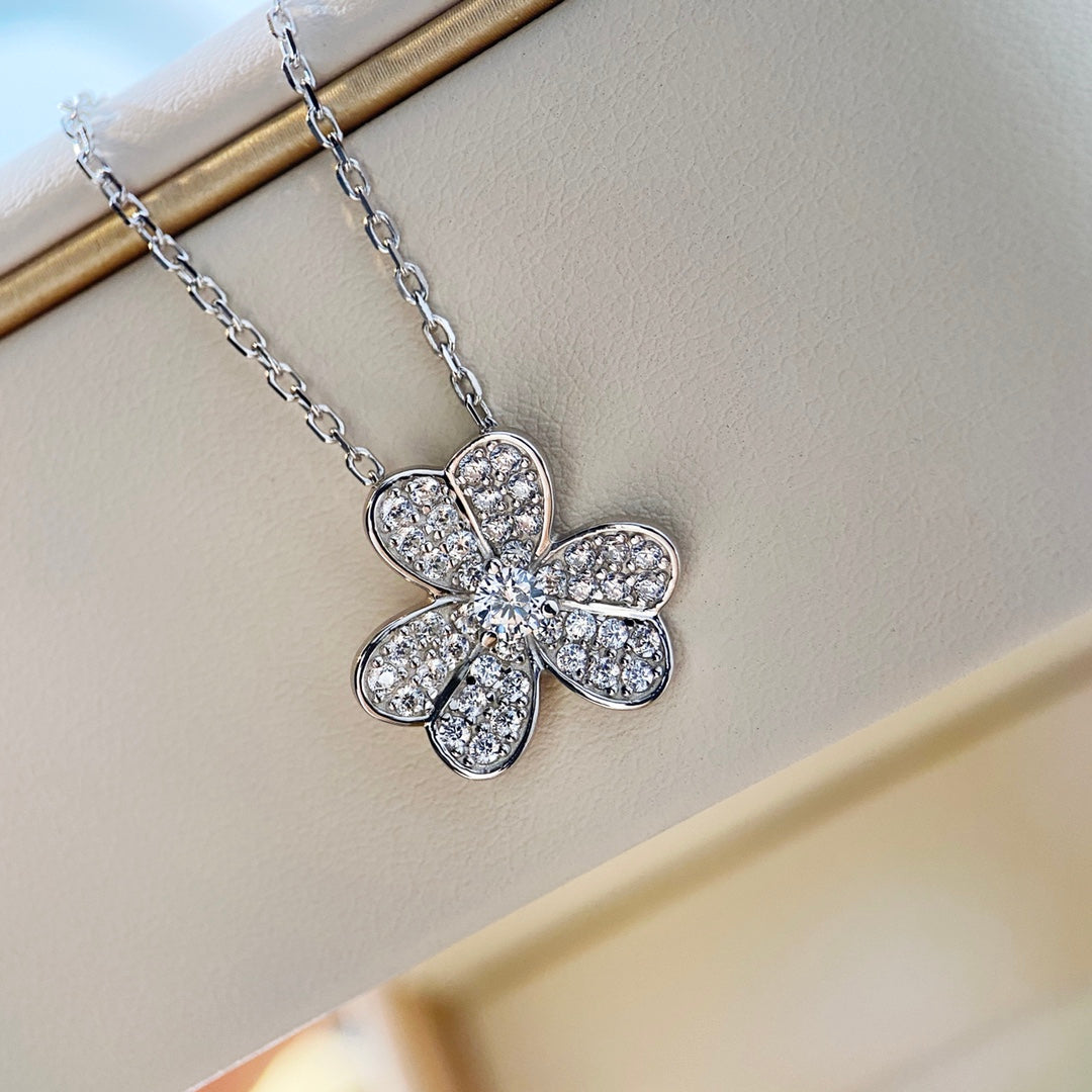 [Regal Gem]CLOVER DIAMOND NECKLACE SILVER