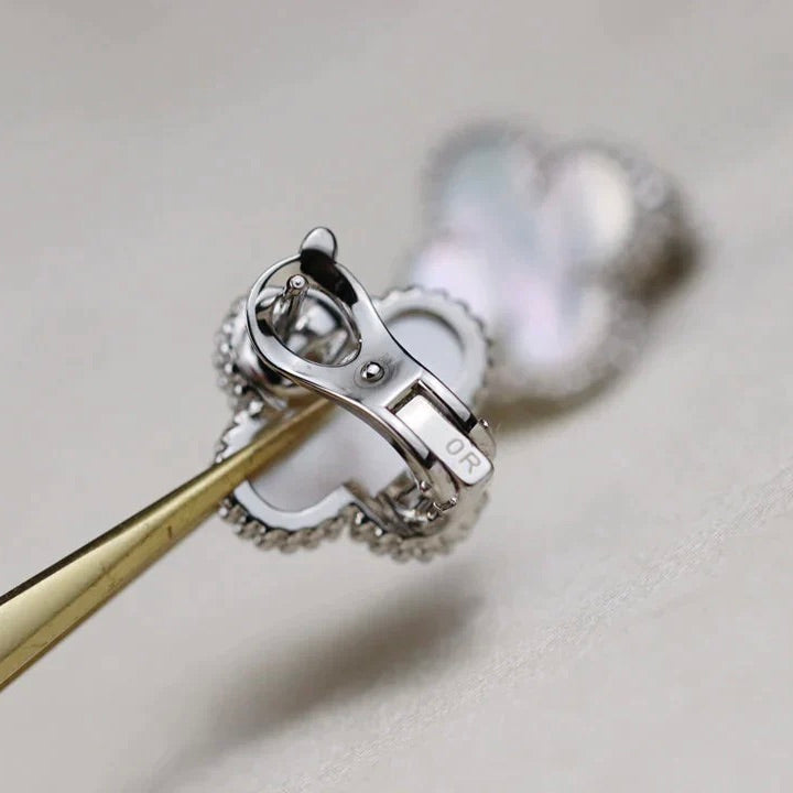 [Regal Gem]CLOVER MEDIUM 1 MOTIFS  WHITE MOP EARRINGS SILVER