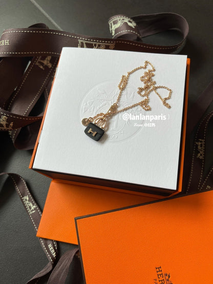 [Regal Gem]CONSTANCE BLACK PEDANT PINK GOLD NECKLACE