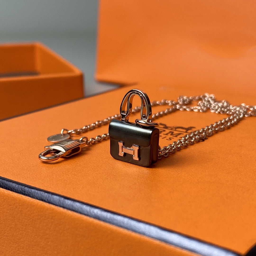 [Regal Gem]CONSTANCE BLACK PEDANT PINK GOLD NECKLACE
