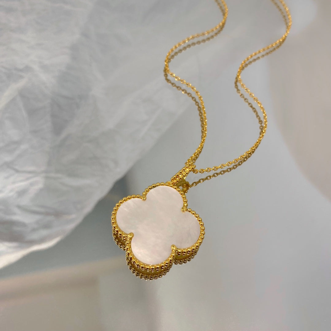[Regal Gem]CLOVER 25MM MOP LARGE PENDANT NECKLACE