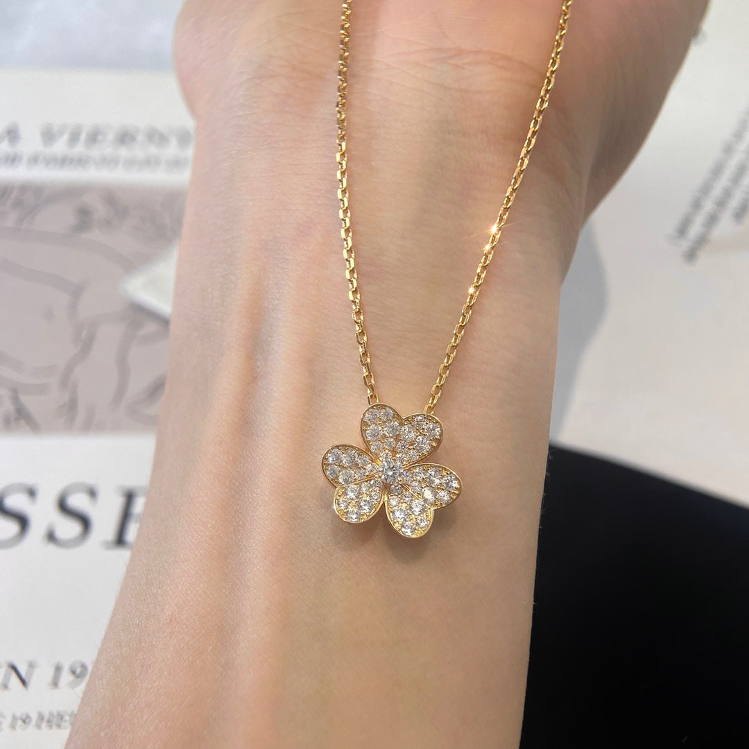 [Regal Gem]FLOWER DIAMOND NECKLACE