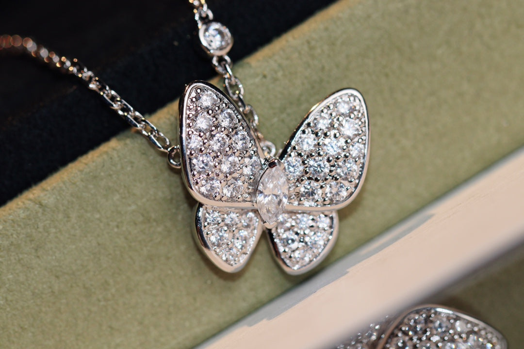 [Regal Gem]BUTTERFLY DIAMOND NECKLACE