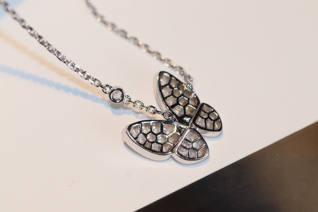 [Regal Gem]BUTTERFLY DIAMOND NECKLACE