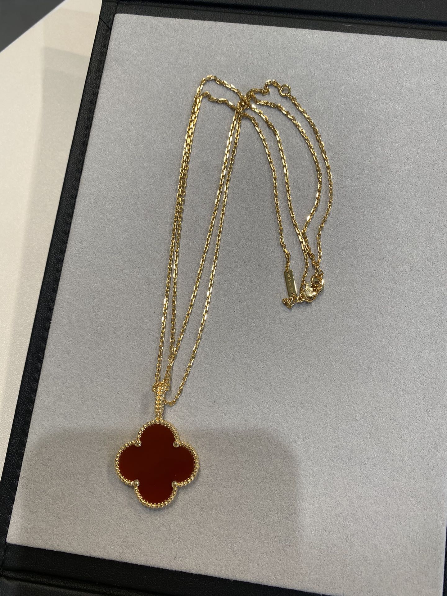 [Regal Gem]CLOVER 25MM NECKLACE GOLD CARNELIAN