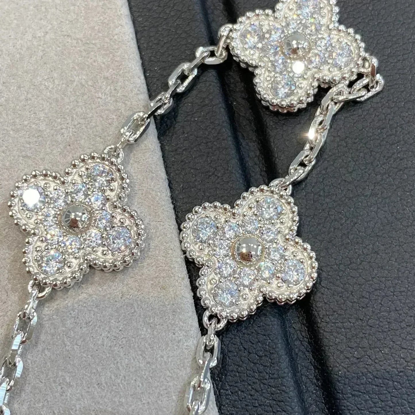 [Regal Gem] CLOVER 5 MOTIF FULL DIAMOND BRACELET COLLECTION