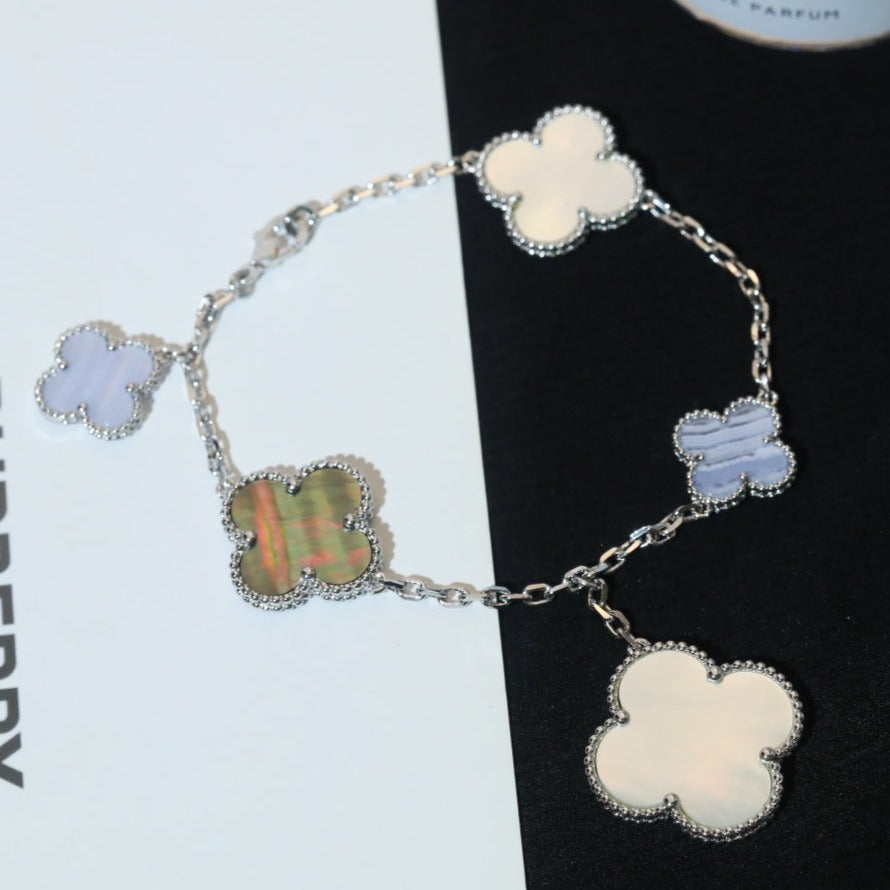 [Regal Gem]CLOVER BRACELET 5 MOTIFS MOP CHALCEDONY SILVER