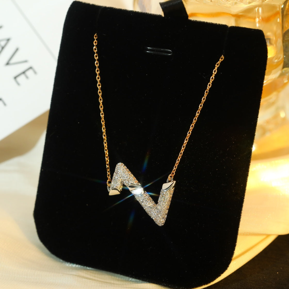 [Regal Gem]VOLT SILVER DIAMOND PEDANT NECKLACE