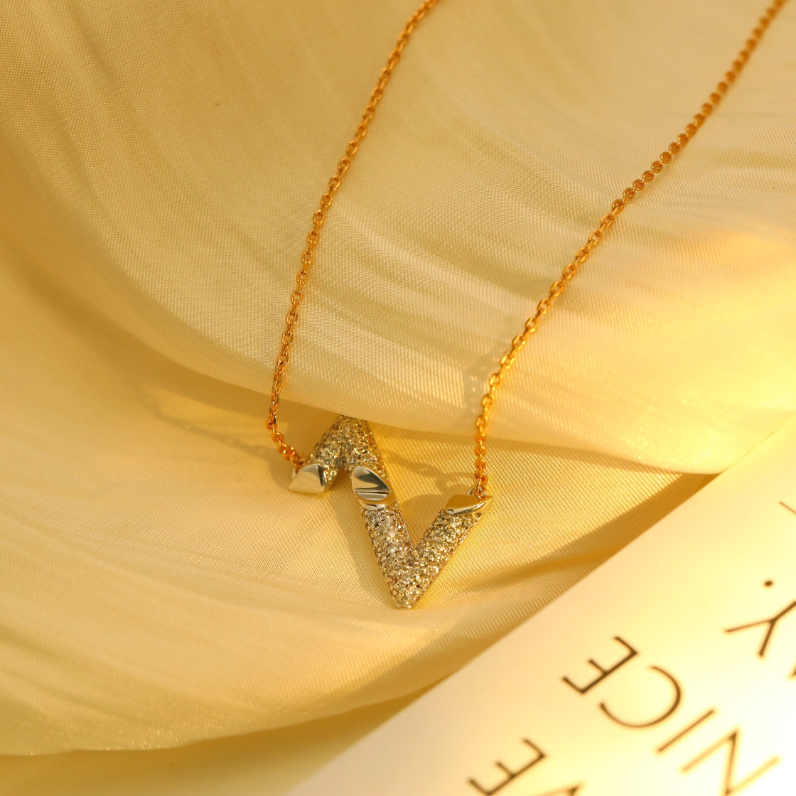 [Regal Gem]VOLT SILVER DIAMOND PEDANT NECKLACE