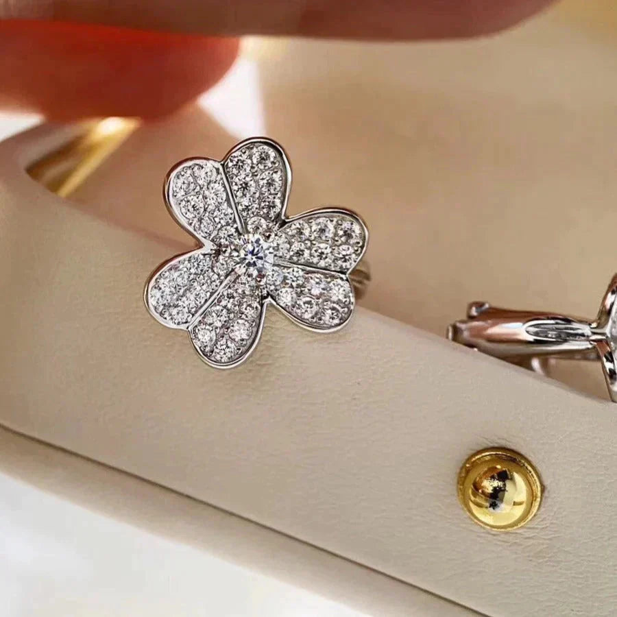 [Regal Gem]CLOVER COMOS DIAMOND EARRINGS SILVER