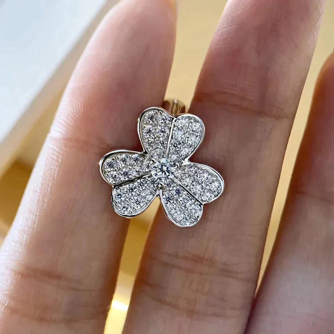 [Regal Gem]CLOVER COMOS DIAMOND EARRINGS SILVER