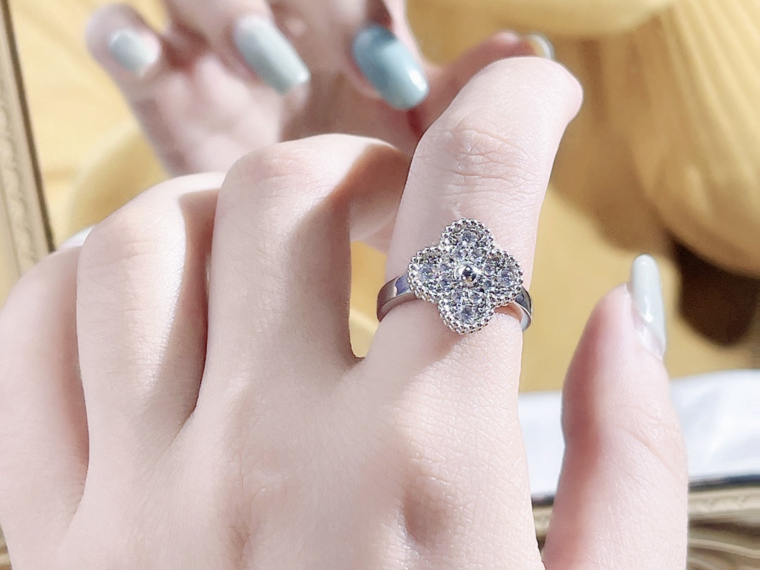 [Regal Gem]CLOVER DIAMOND RING