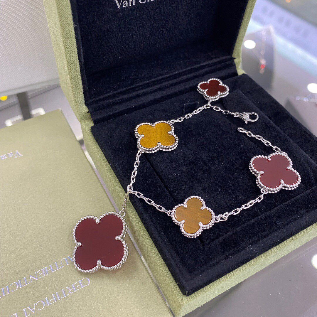 [Regal Gem]CLOVER 5 MOTIFS SIVLER CARNELIAN TIGER EYE BRACELET