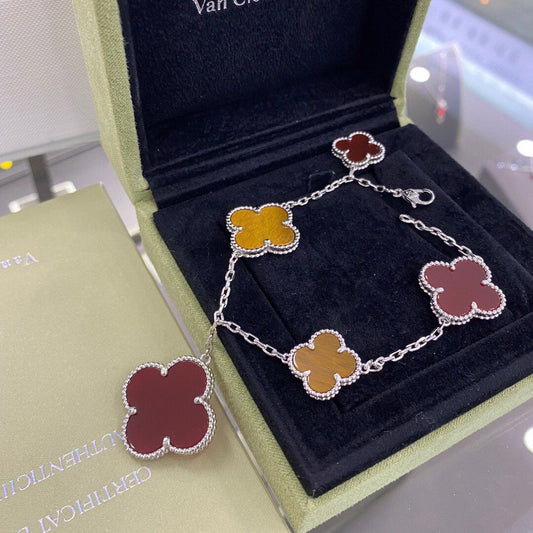 [Regal Gem]CLOVER 5 MOTIFS SIVLER CARNELIAN TIGER EYE BRACELET