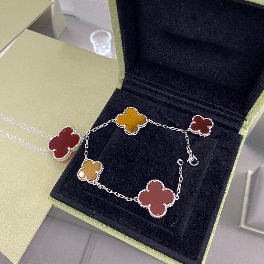 [Regal Gem]CLOVER 5 MOTIFS SIVLER CARNELIAN TIGER EYE BRACELET