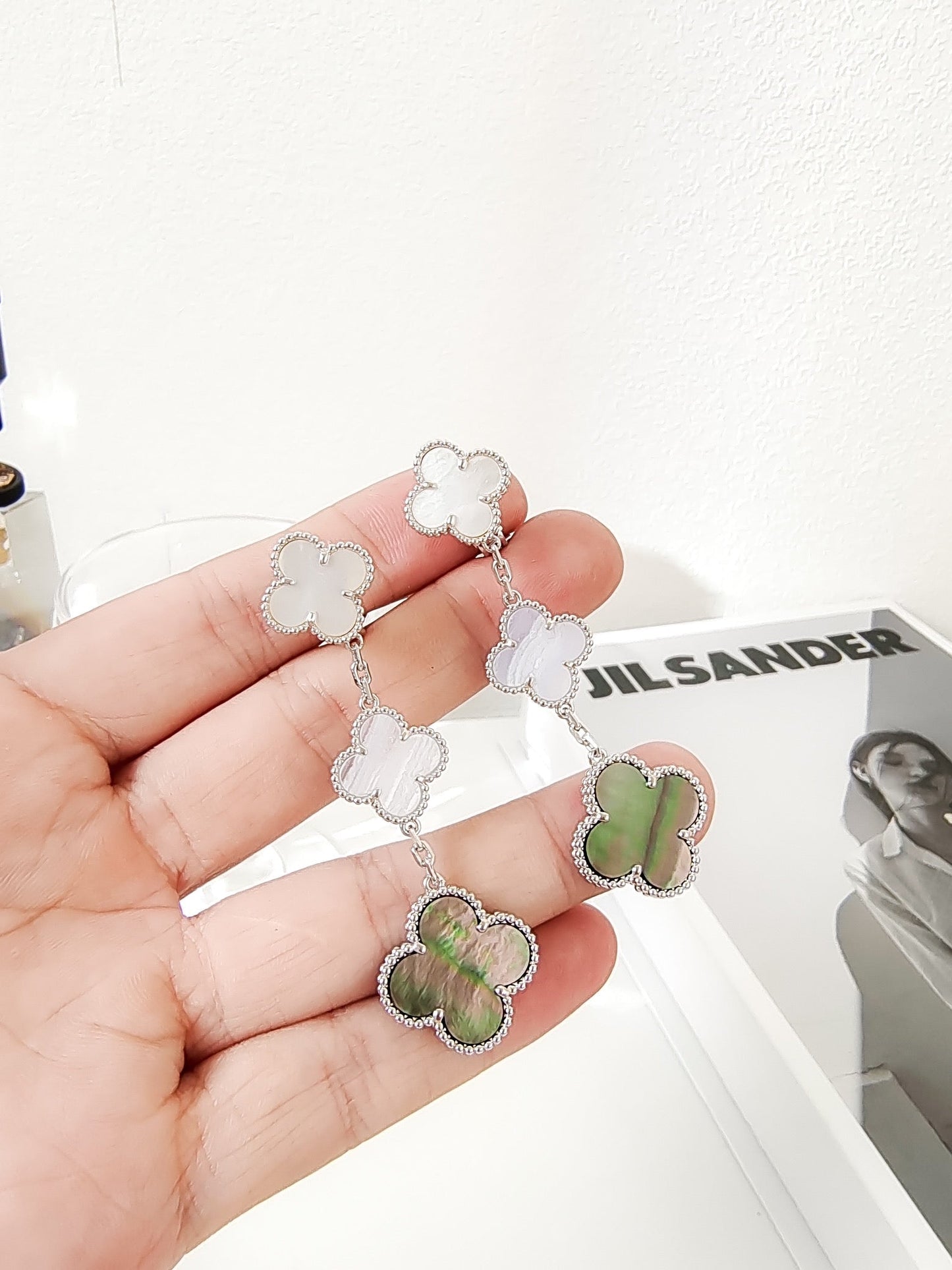 [Regal Gem]CLOVER 3 MOTIFS CHALCEDONY DARK MOP SILVER EARRINGS